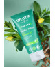 weleda-gel-douche-3-en-1-energy-fresh-apporte-une-formule-sans-savon-une-hydratation-de-la-peau-et-des-senteurs-de-citron-et-de-